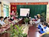 Đồng chí Lê Khánh Hòa Tỉnh ủy viên - Bí thư Huyện ủy - Chủ tịch HĐND huyện Nậm Pồ thăm và trao thưởng cho các em học sinh đạt giải trong kì thi Học sinh giỏi cấp tỉnh lớp 12.
