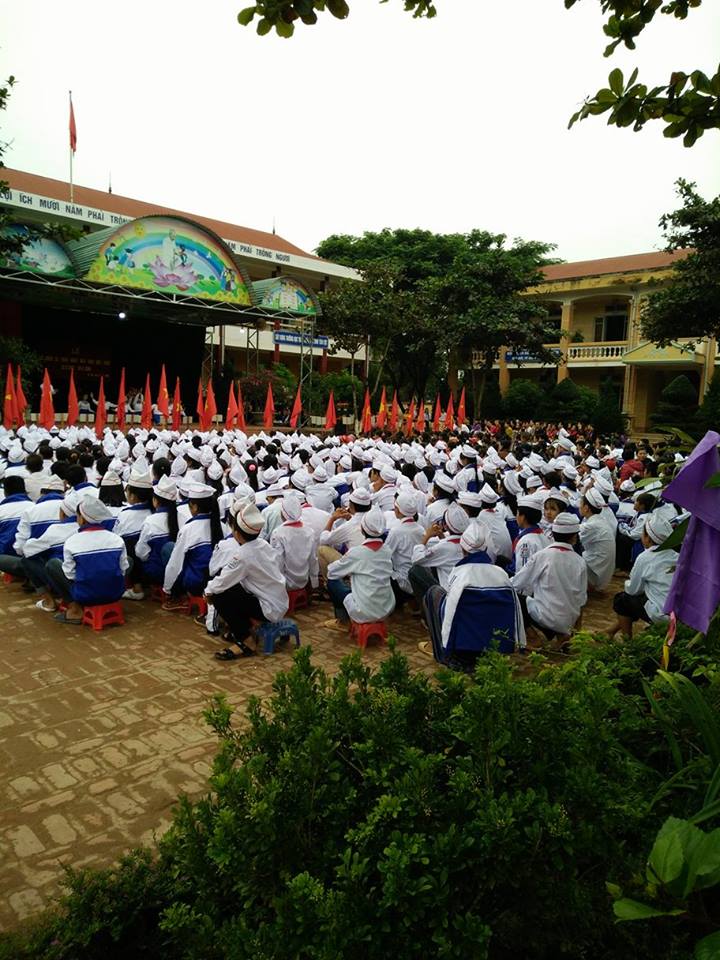 Không khí ngày hiến chương các nhà giáo ở trường THPT Nậm Pồ