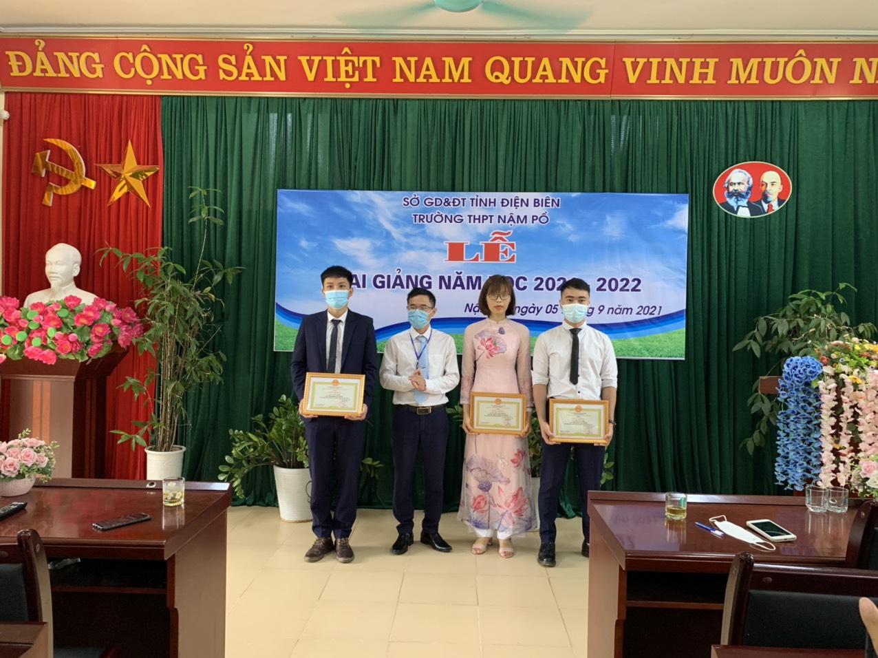 z2736236168040 0802526c83745cdee33a5ab328503f6f