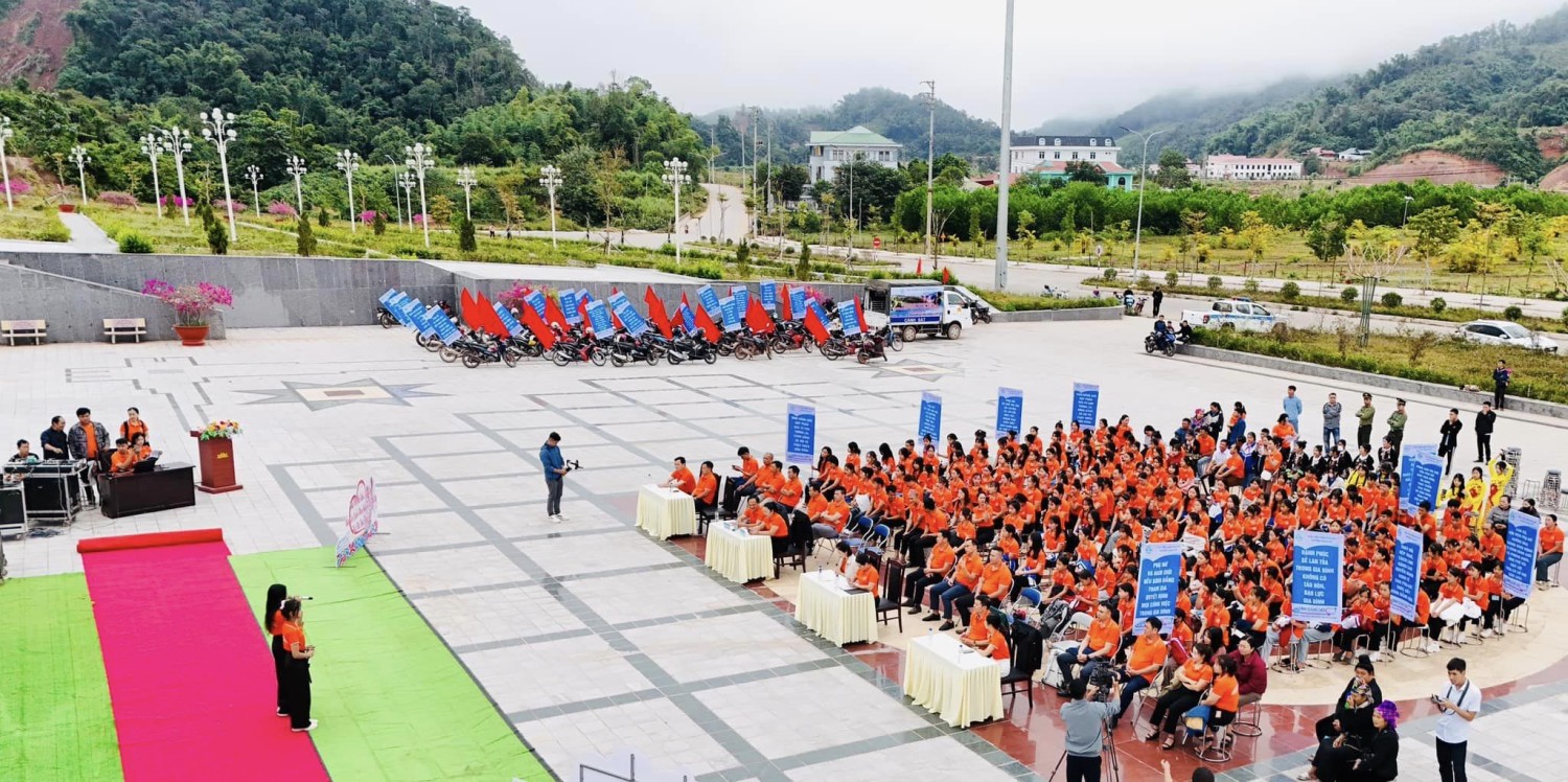 TRƯỜNG THPT NẬM PỒ LAN TỎA THÔNG ĐIỆP BÌNH ĐẲNG GIỚI VÀ XÂY DỰNG MÔI TRƯỜNG SỐNG AN TOÀN