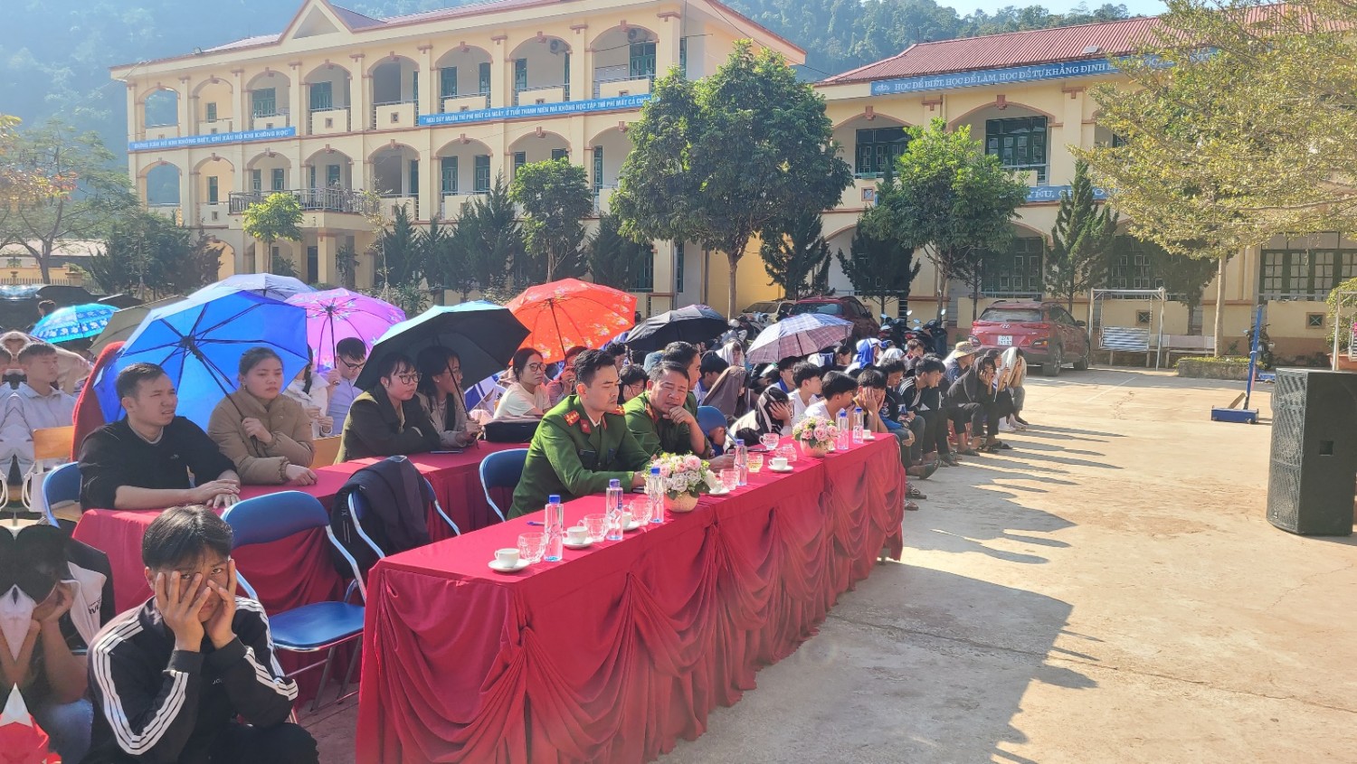 TRƯỜNG THPT NẬM PỒ  TỔ CHỨC TUYÊN TRUYỀN KIẾN THỨC KỸ NĂNG, TRẢI NGHIỆM VÀ THỰC HÀNH VỀ PHÒNG CHÁY CHỮA CHÁY VÀ CỨU NẠN  NĂM HỌC 2024 – 2025