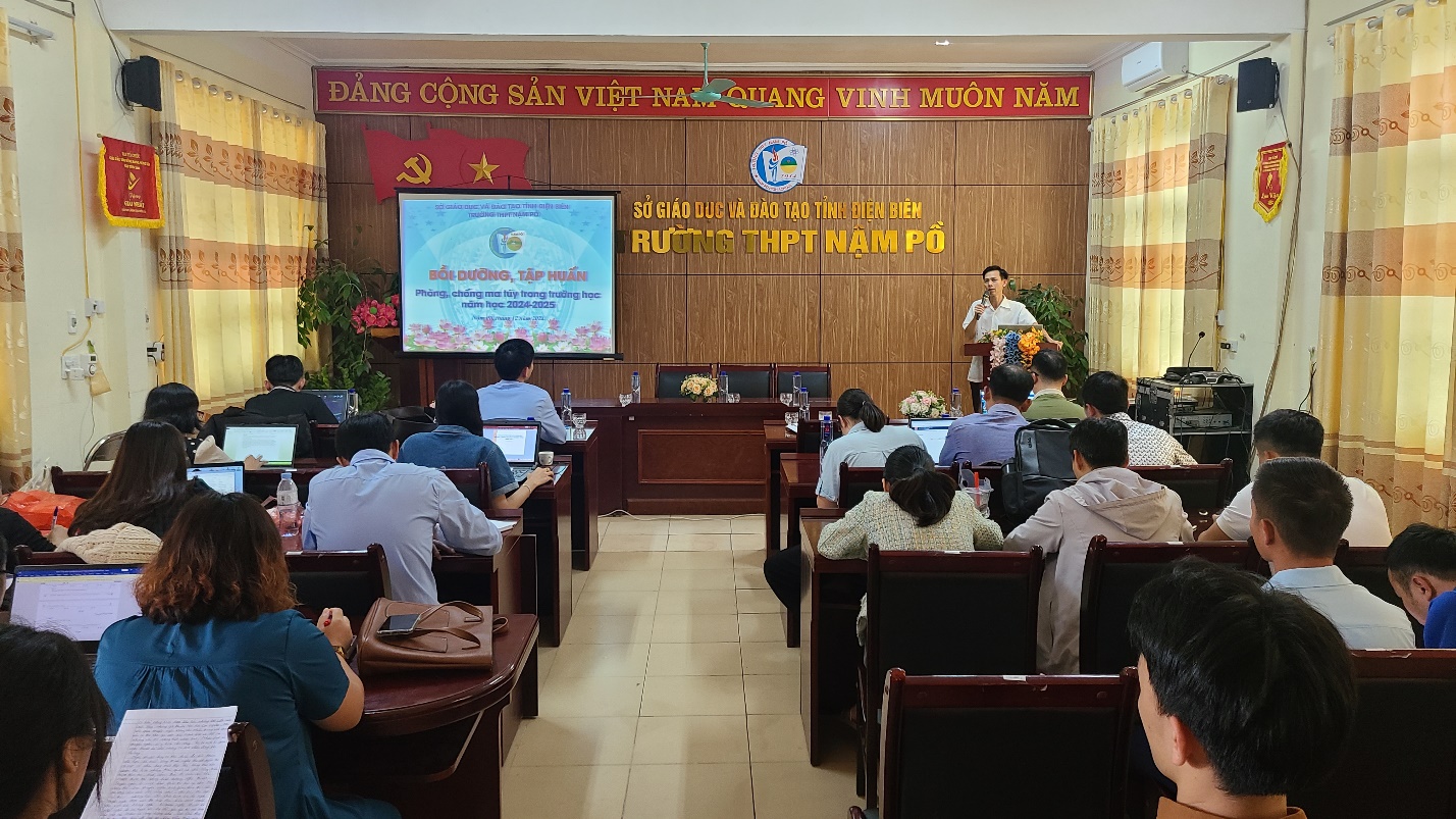 TRƯỜNG THPT NẬM PỒ TỔ CHỨC LỚP BỒI DƯỠNG TẬP HUẤN PHÒNG CHỐNG MA TÚY TRONG TRƯỜNG HỌC NĂM HỌC 2024-2025